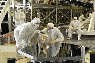 Illustration for article titled The Incredible Mirrors of the James Webb Space Telescope